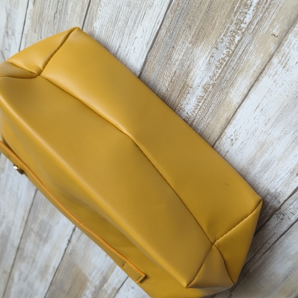 Darling Cosmetic/toiletry Bag - Picture 6 of 9